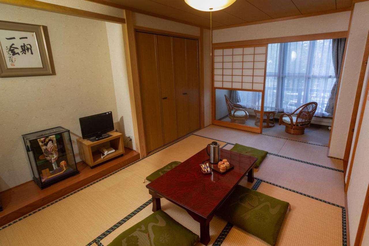 Hana Emi Kan Hakuba Camera foto